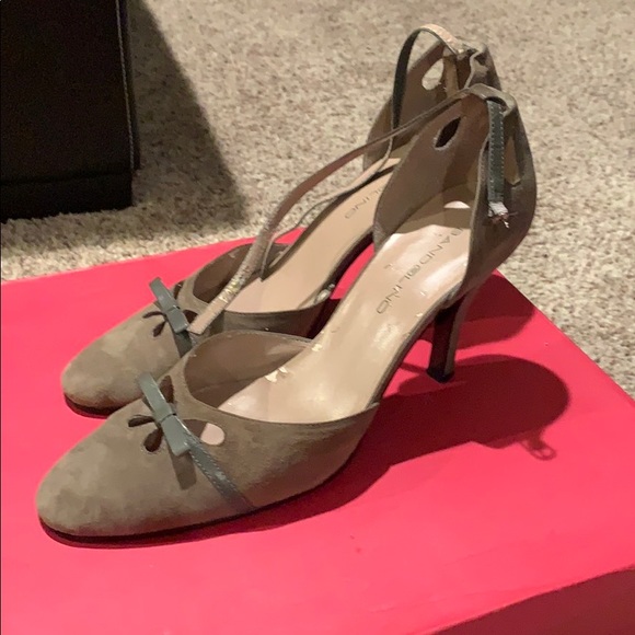 Shoes - Picture 2 of 3